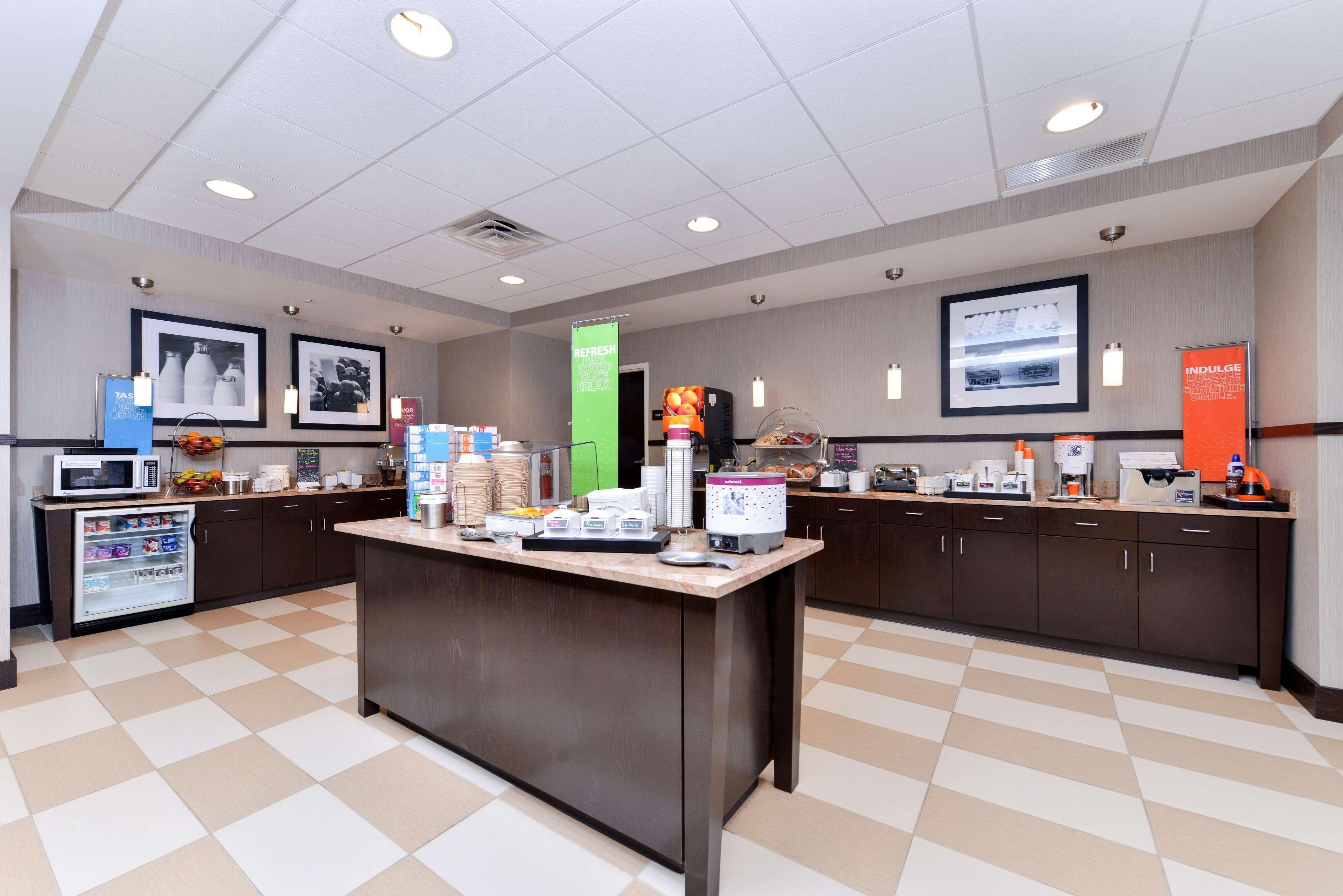 Hampton Inn & Suites California University-Pittsburgh Coal Center Exteriör bild