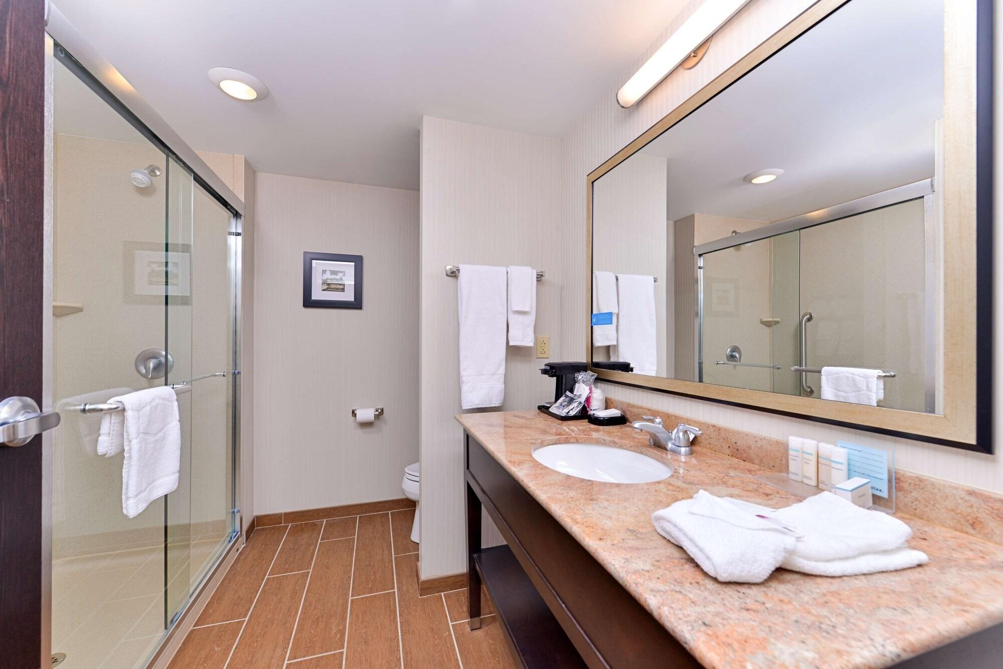 Hampton Inn & Suites California University-Pittsburgh Coal Center Exteriör bild
