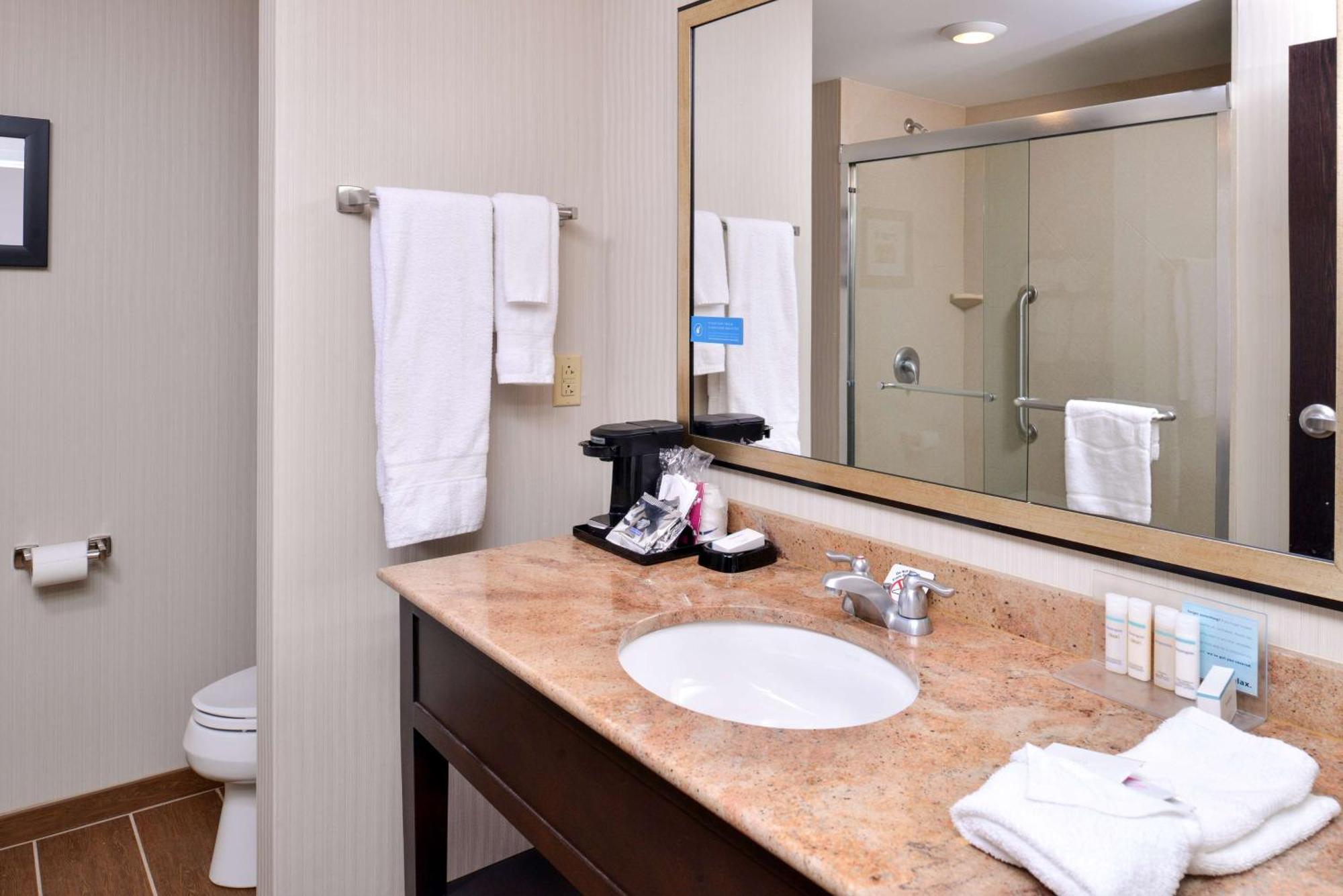 Hampton Inn & Suites California University-Pittsburgh Coal Center Exteriör bild