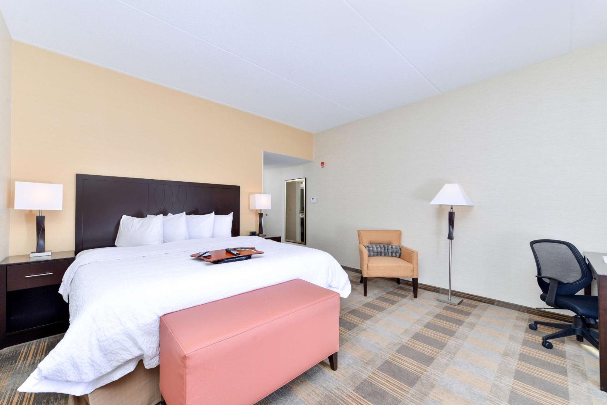 Hampton Inn & Suites California University-Pittsburgh Coal Center Exteriör bild